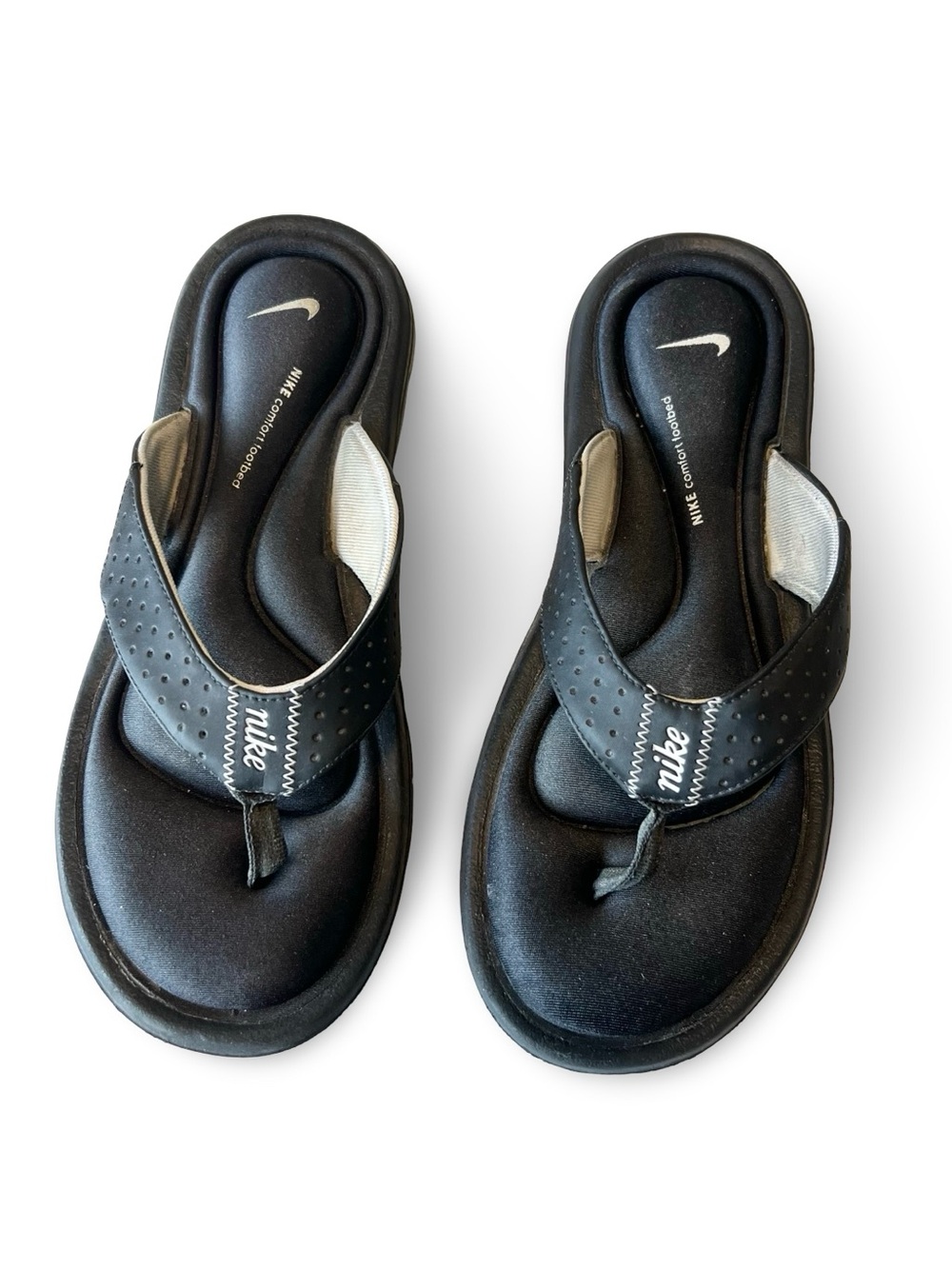 Nike Women’s black comfort footbed thong sandals Size 7 Flip flops Summer Beachy